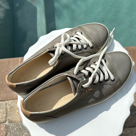 Ecco “Soft 7” stone metallic US sz 11 - Picture 1 of 4